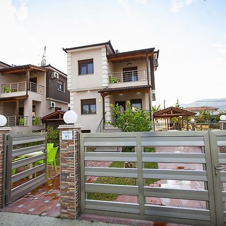 Αmalia Lux Villas Vrasná Extérieur photo